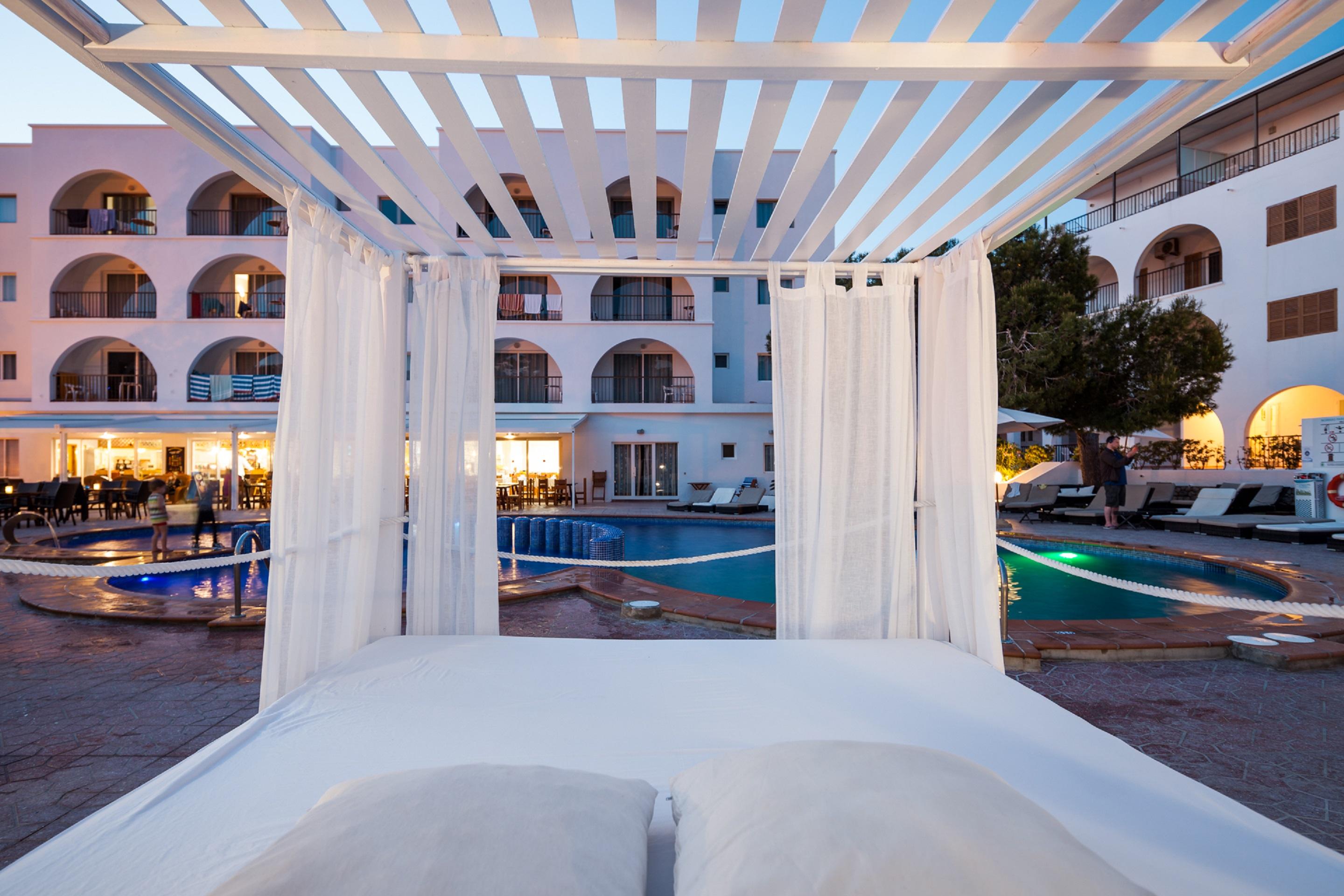 Aparthotel Puerto Cala Vadella Cala Vadella (Ibiza) Exterior foto