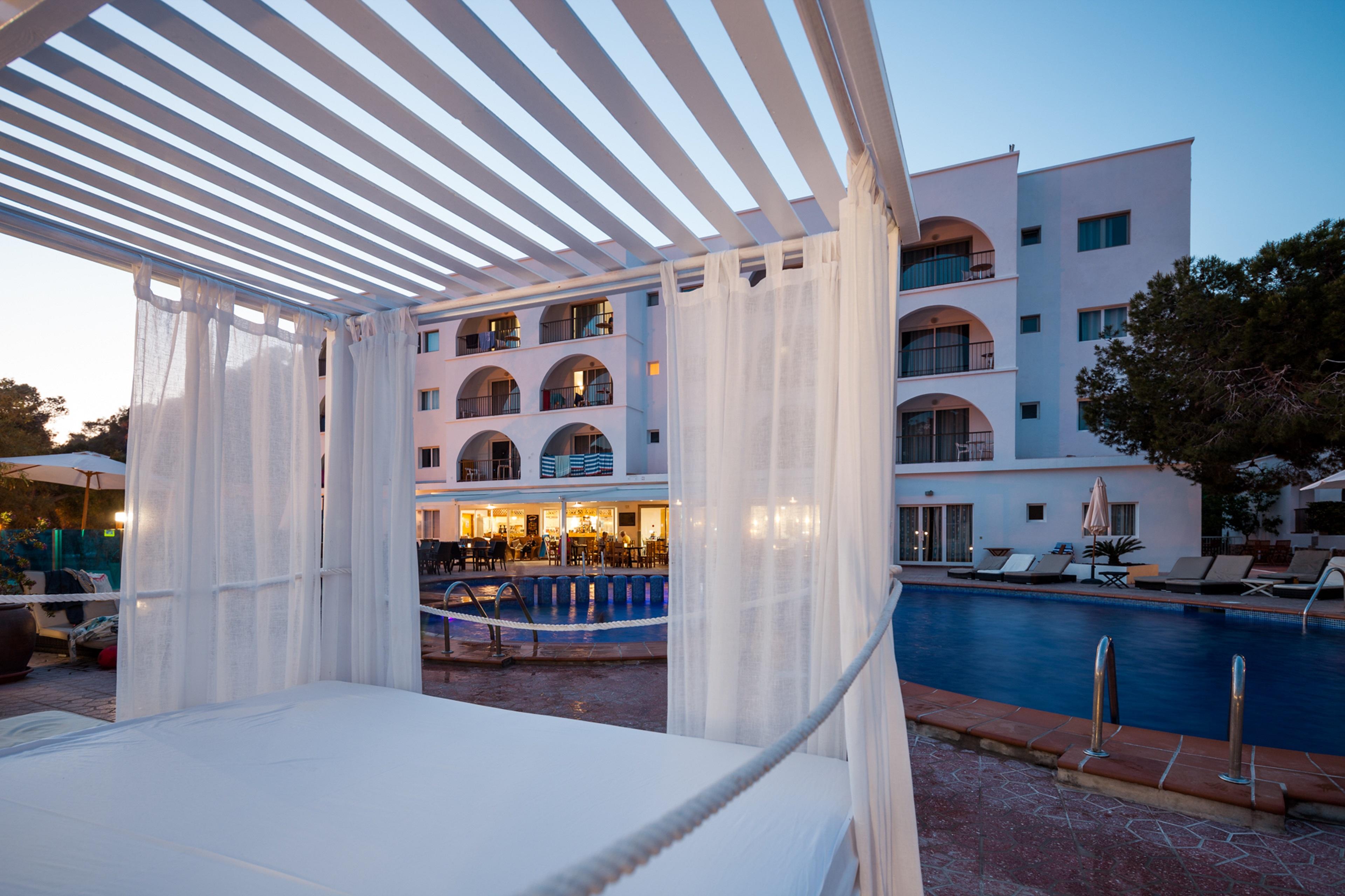 Aparthotel Puerto Cala Vadella Cala Vadella (Ibiza) Exterior foto