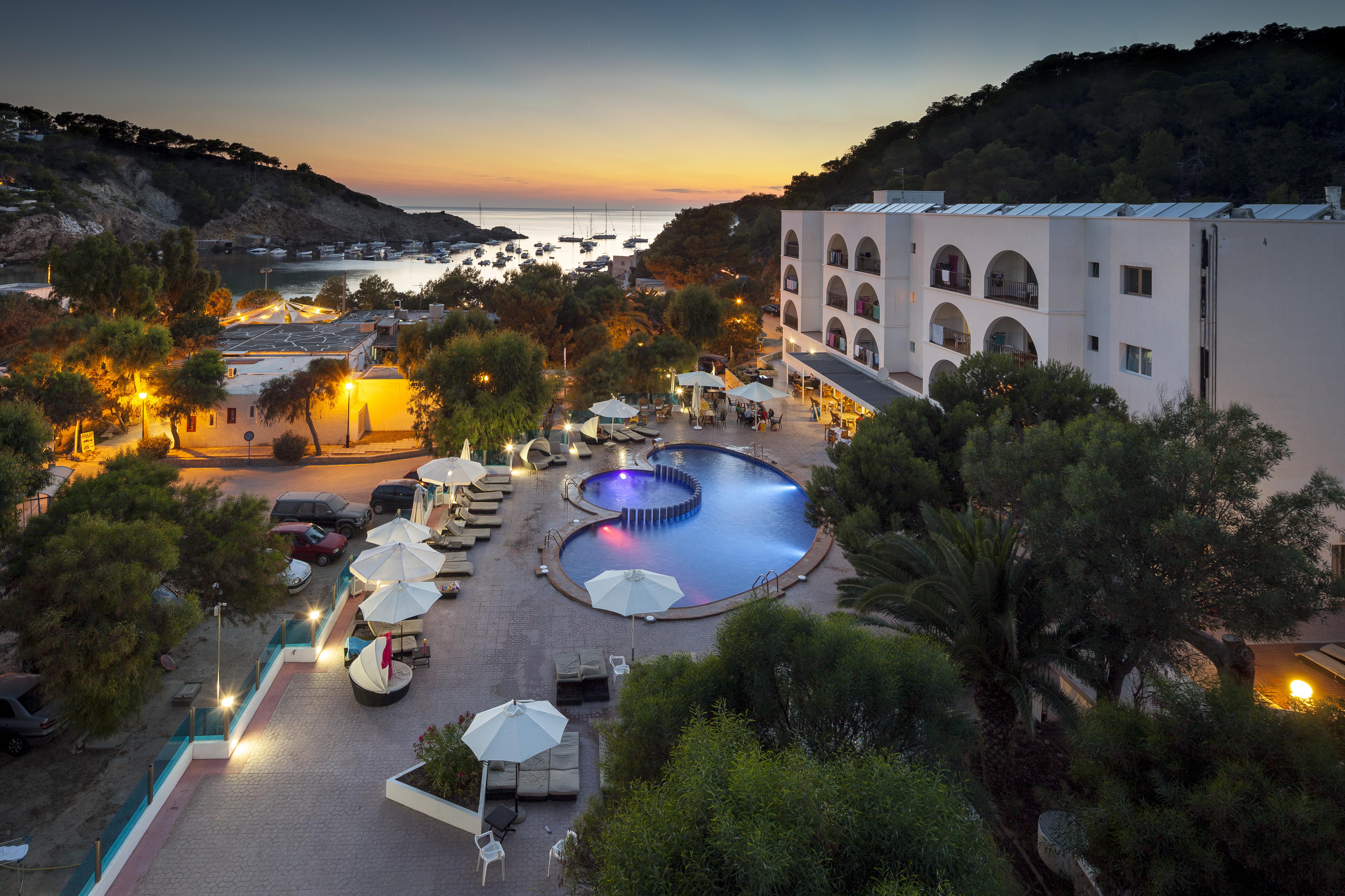 Aparthotel Puerto Cala Vadella Cala Vadella (Ibiza) Exterior foto