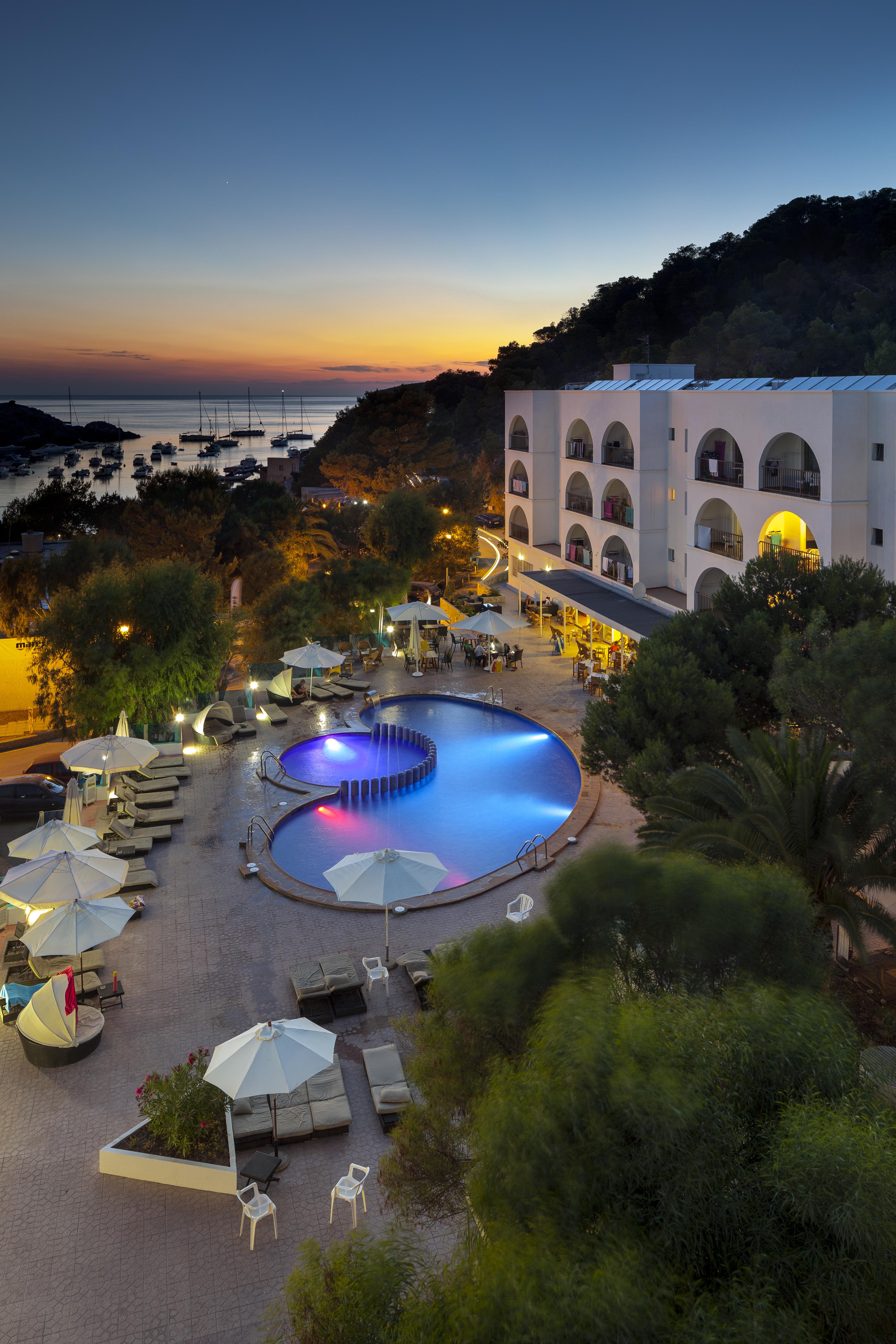 Aparthotel Puerto Cala Vadella Cala Vadella (Ibiza) Exterior foto
